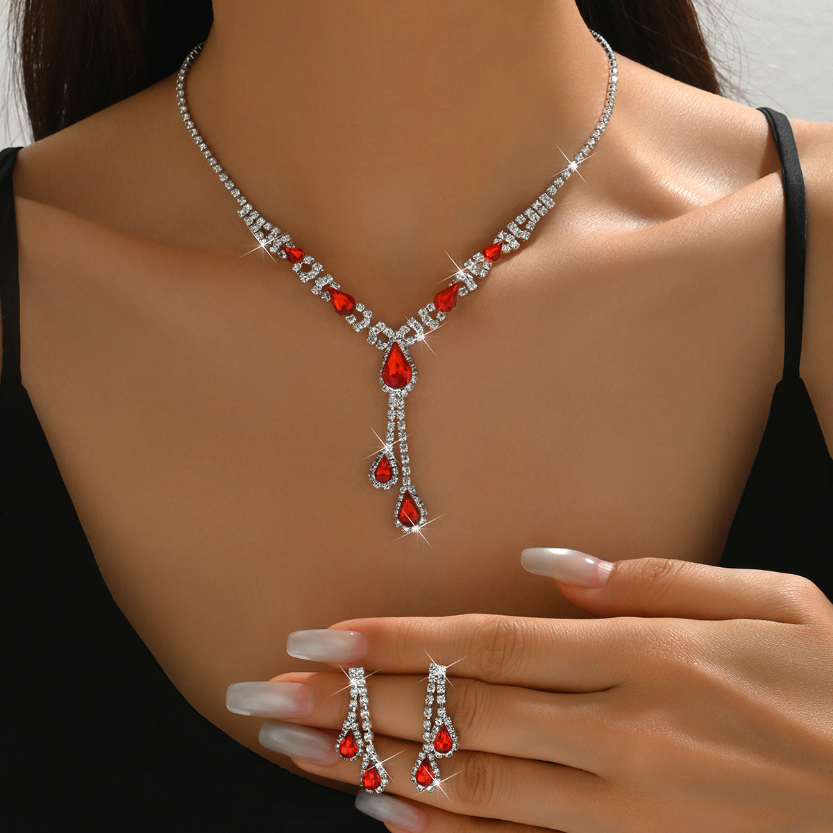 Schmuck-Set Halskette und Ohrringe