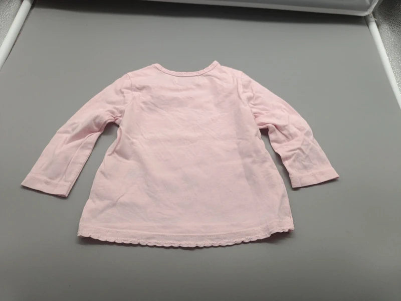Rückseite des roséfarbenen Sanetta Baby-Langarmshirts Größe 56