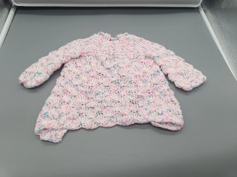 Rückseite der bunt melierten Baby-Strickjacke