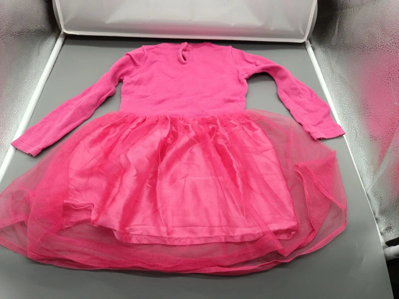 Rückseite des pinken Lupilu Kinderkleids mit Tüllrock