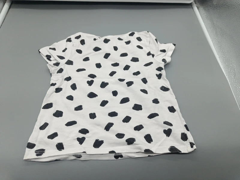 Rückseite des weißen Palomino T-Shirts Größe 104 mit schwarzem Muster
