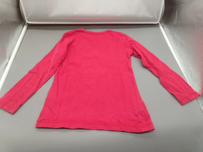 Vorderseite des pinken DopoDopo Kinder-Langarmshirts mit Ballettschuhen Größe 104