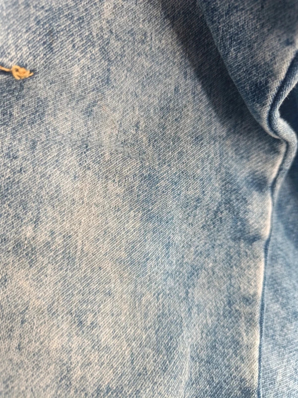 Kinder Jeans Gebrauchsspur Detailfoto Oberschenkel