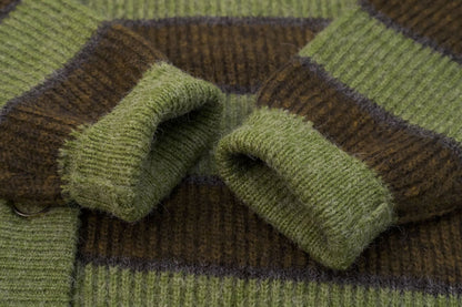 Gestreifte Damen-Strickjacke in Grün – Bild 8
