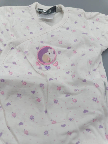 Herzchenmotiv des Jacky Baby Bodys
