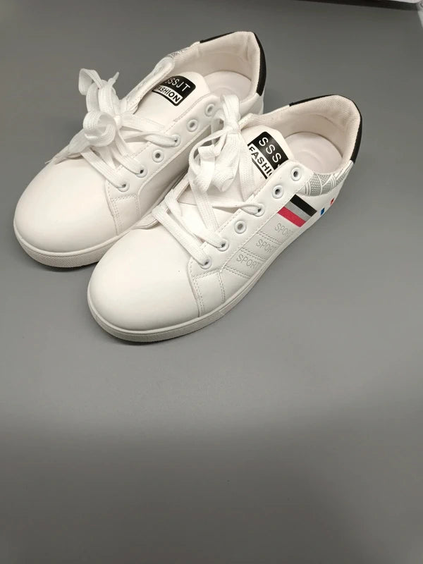 Sneaker weiß – SSSJT (Gr. 43)