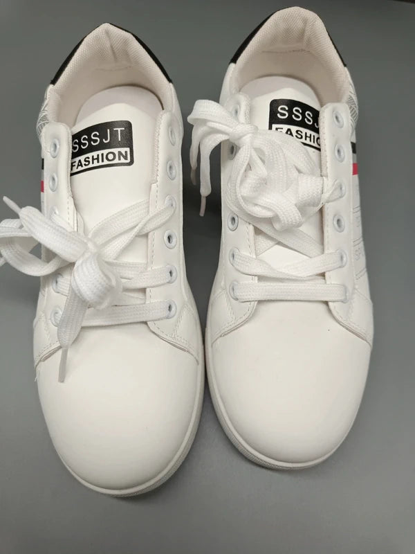 Sneaker weiß – SSSJT (Gr. 43)