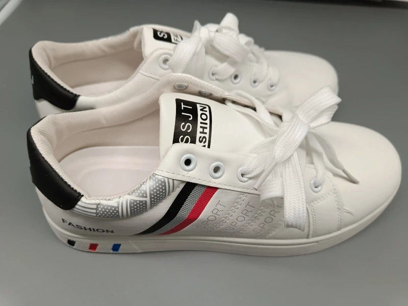 Sneaker weiß – SSSJT (Gr. 43)