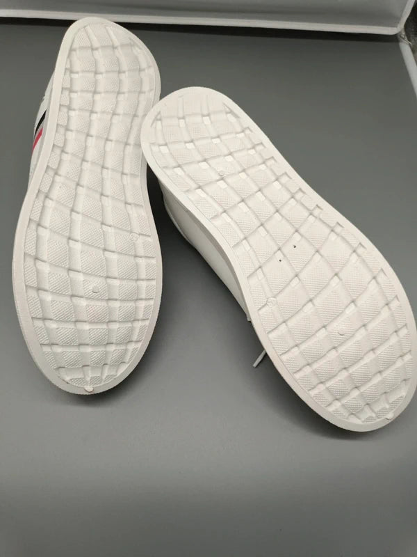 Sneaker weiß – SSSJT (Gr. 43)