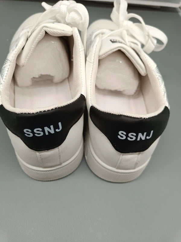 Sneaker weiß – SSSJT (Gr. 43)