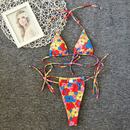 Bikini mit Blumenmuster, Gesamtansicht