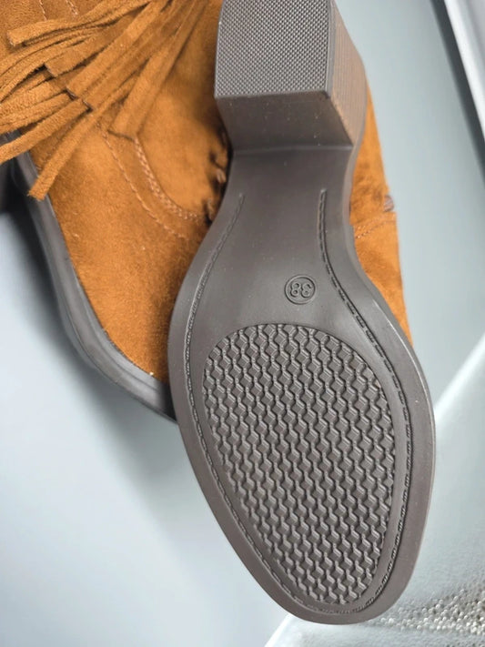 Sohle der cognacbraunen Damen-Stiefeletten Größe 38