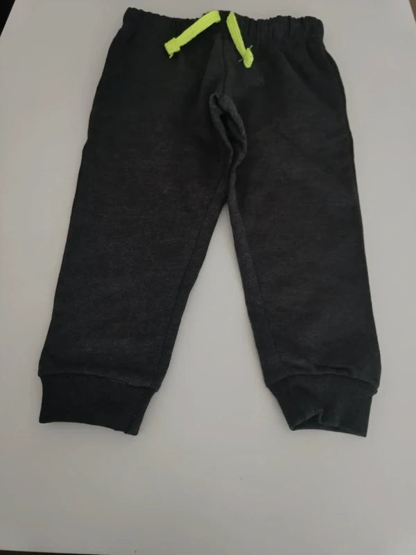 Jogginghose schwarz (4 Jahre)