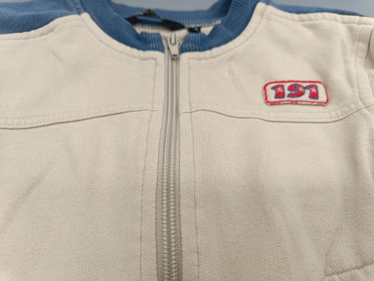 Rückansicht einer beige-blauen Kinderjacke in Größe 92