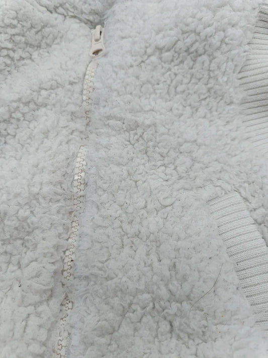 Kiki & Koko Teddyfleece-Weste creme Gr. 104 – Detail Reißverschluss