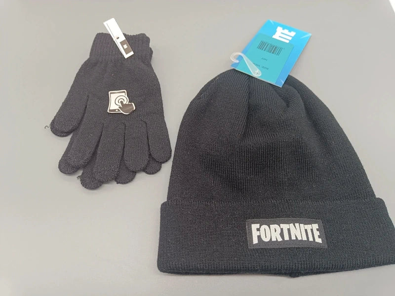 Schwarze Strickmütze mit FORTNITE-Schriftzug und schwarze Handschuhe als Set