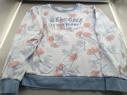 Hellblaues Pocopiano Sweatshirt Größe 146/152 mit apricotfarbenen Blumen, Vorderseite