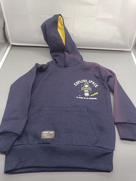 Marineblauer Tessentials Kapuzenpullover Größe 98 mit Explore-Space-Motiv, Vorderseite
