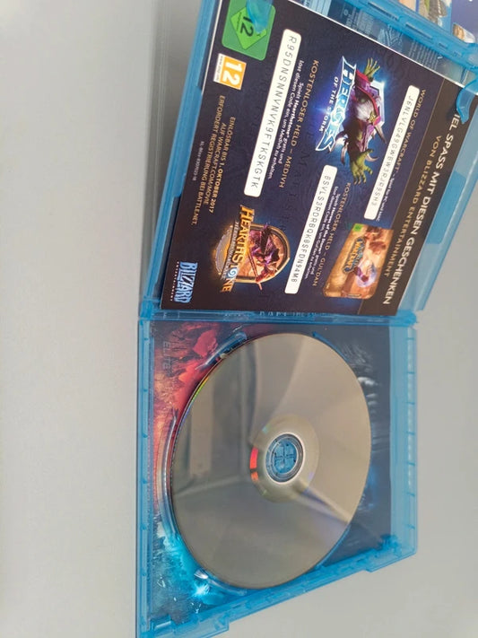 Geöffnete Warcraft The Beginning Blu-ray-Hülle mit Einleger und eingelegtem Datenträger