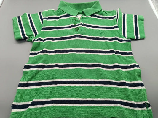 Grün gestreiftes Jungen-Poloshirt mit Polokragen und Knopfleiste in Größe 98, Vorderseite