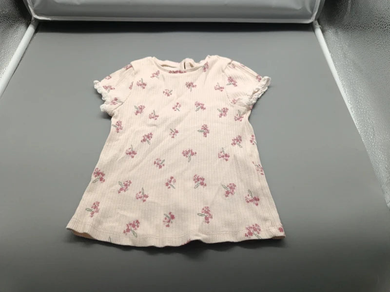 Beigefarbenes LC Waikiki Kinder-T-Shirt mit rosa Blumenmuster, Vorderseite