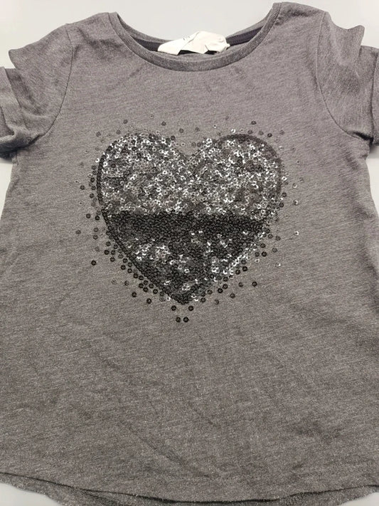 Graues Mädchen-T-Shirt mit großem Paillettenherz in Größe 98, Vorderseite