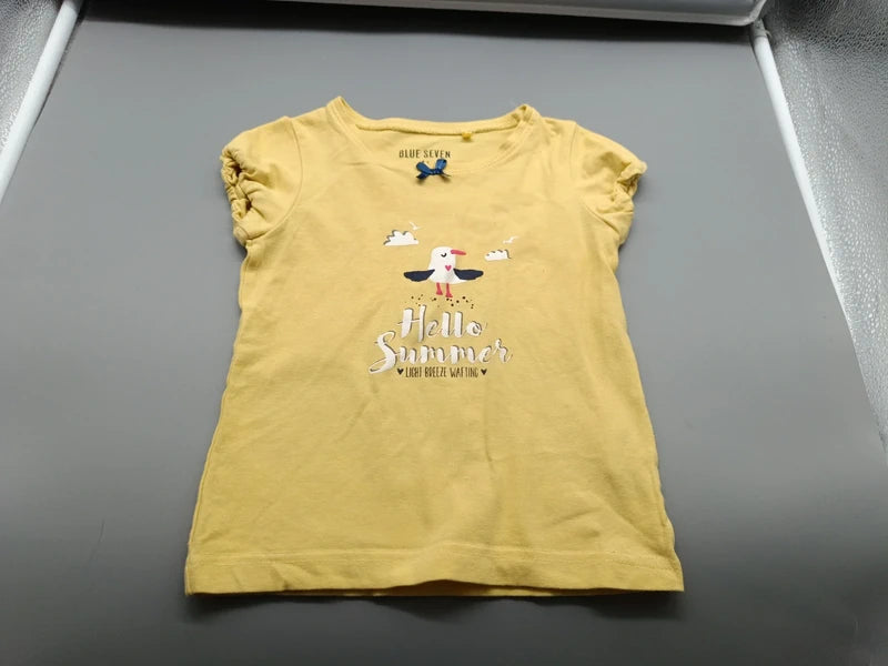 Gelbes Blue Seven Kinder-T-Shirt Größe 92 mit Möwe und Hello Summer Schriftzug, Vorderseite