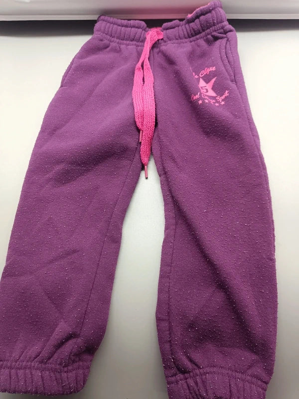 Lilafarbene Kiki & Koko Jogginghose Größe 98, Vorderseite mit pinkem Band