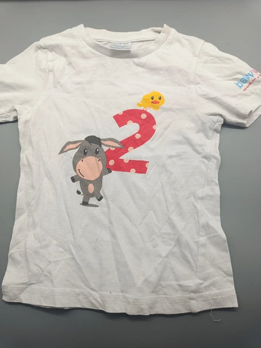 Weißes Mädchen-T-Shirt mit Esel- und Entchenmotiv und roter 2 in Größe 98, Vorderseite