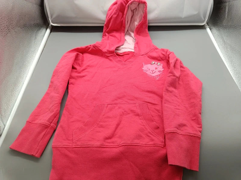 Vorderseite des pinken Okay Kinder-Kapuzenpullovers mit Katze Größe 116