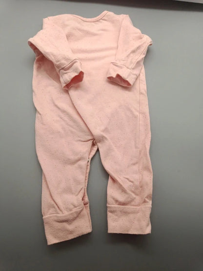 Rückseite des Jollein Baby-Schlafanzugs in Apricot Größe 50/56