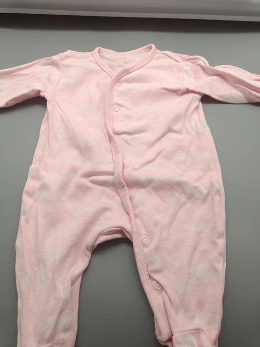 Rosa Care Baby-Schlafanzug Größe 56 mit Druckknopfleiste, Vorderseite