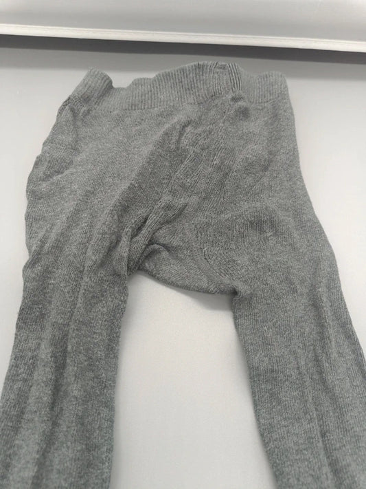 Detail des Bundes und Beinteils der dunkelgrauen Topomini Strumpfhose