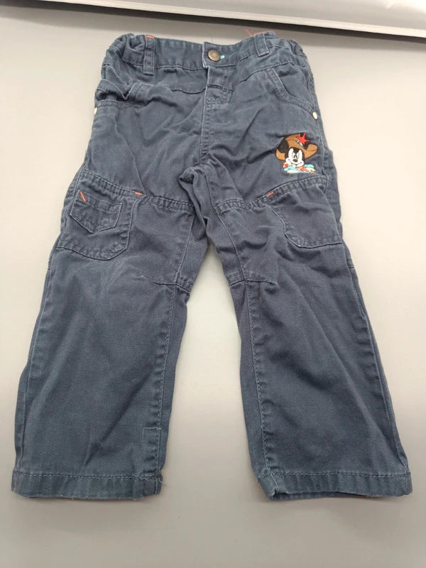 Schwarze Disney C&A Kinderhose mit Micky-Maus-Motiv Größe 92, Vorderseite