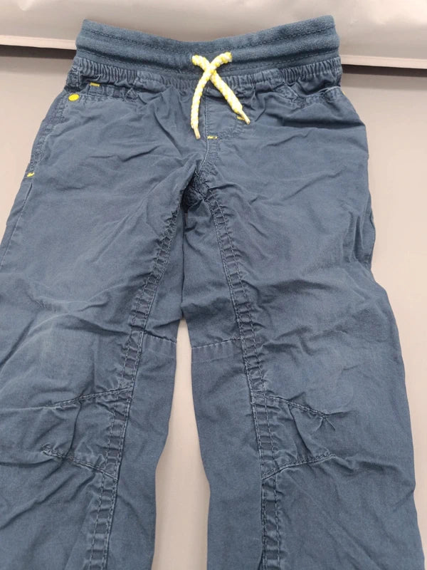 Bund mit heller Kordel an der Kiki & Koko Kinderhose