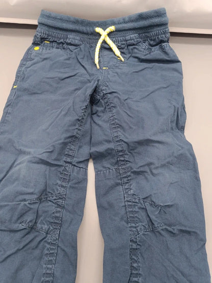 Bund mit heller Kordel an der Kiki & Koko Kinderhose