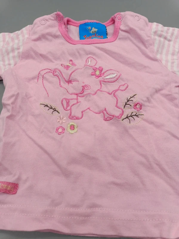 Detail der Elefantenstickerei auf dem Topolino Shirt