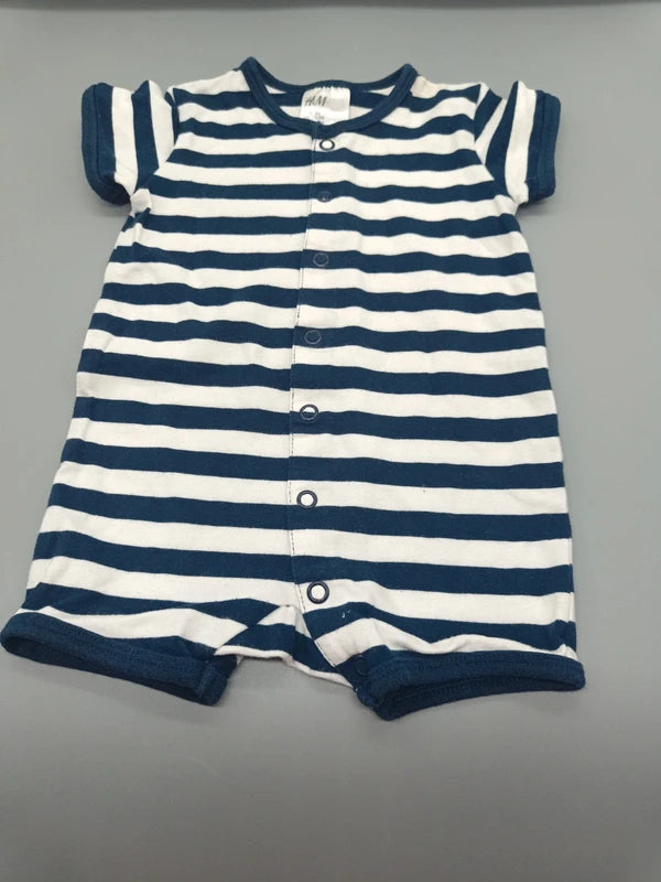 H&M Babyspieler Größe 56 blau-weiß gestreift, Vorderseite