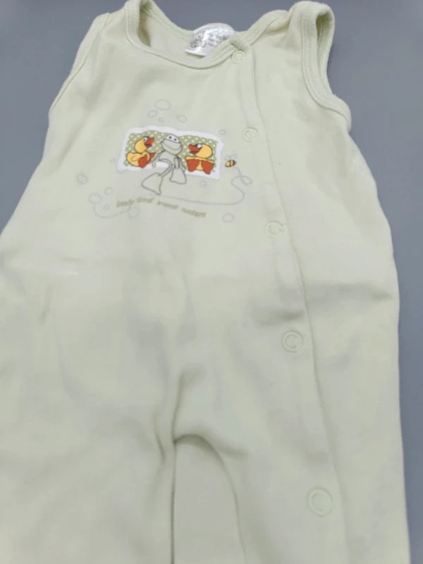 Detail des Tiermotivs und der seitlichen Druckknöpfe des H&M Stramplers