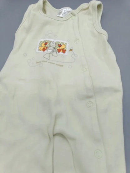 Detail des Tiermotivs und der seitlichen Druckknöpfe des H&M Stramplers