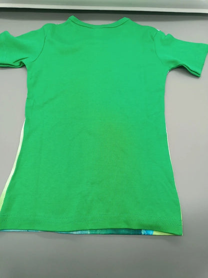 Einfarbig grüne Rückseite des Disney Kinder-T-Shirts