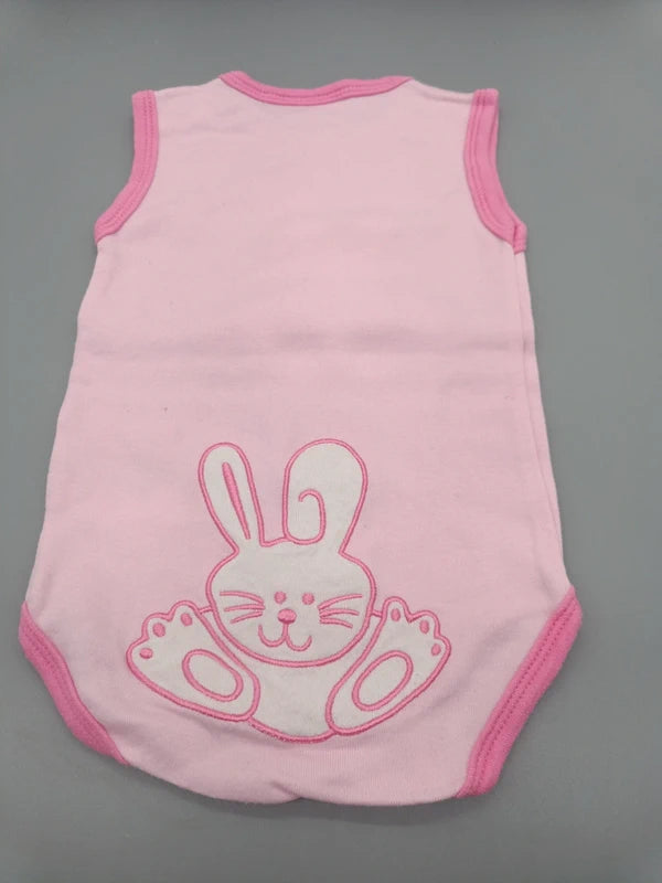 Rückseite des rosa Babybodys mit Hasenmotiv