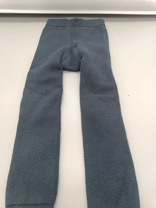 Detail der dunkelgrauen Kinderhose in Größe 98