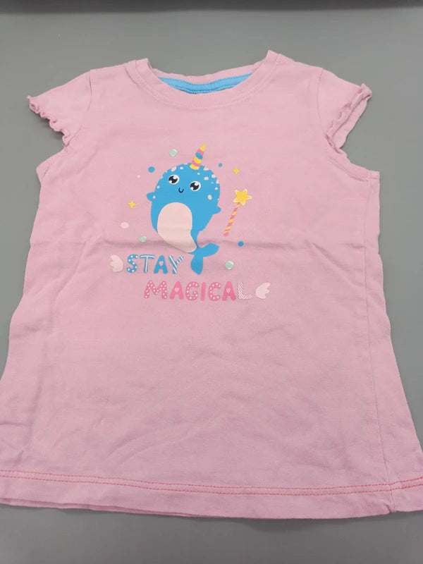 Rosa Impidimpi Kinder-T-Shirt Größe 98/104 mit Stay-Magical-Aufdruck, Vorderseite
