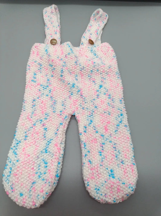 Flauschige rosa-weiß-blaue Baby-Latzhose in Größe 50/56, Vorderseite