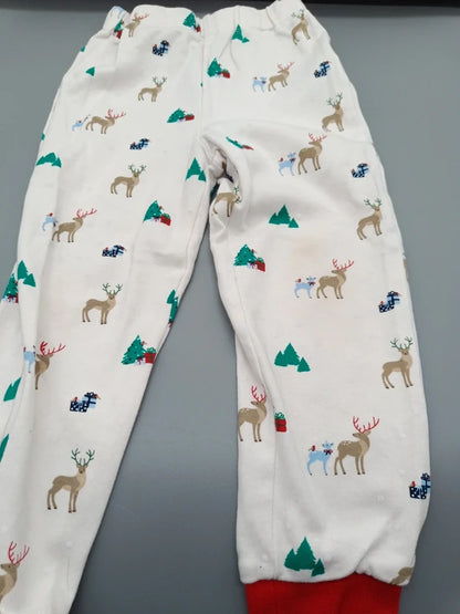 Hose des zweiteiligen Kinder-Weihnachtspyjamas Größe 98/104, Vorderseite