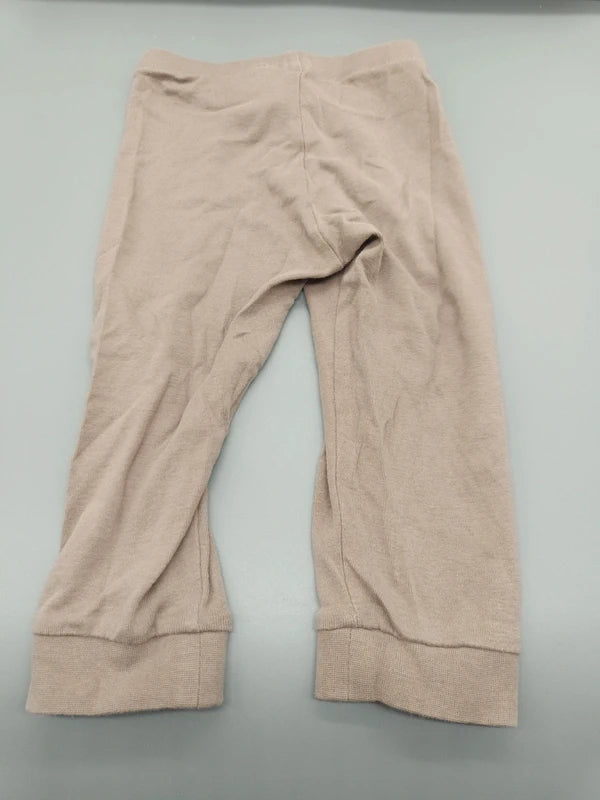 Rückseite der H&M Baby-Jogginghose in Taupe mit breiten Beinbündchen