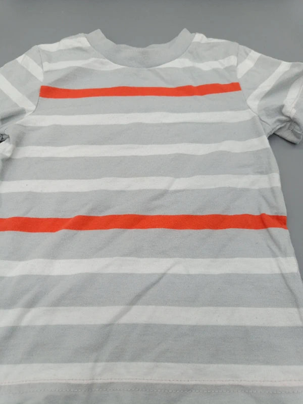 Gesamtansicht des grau-weiß-orange gestreiften Circo T-Shirts Größe 80