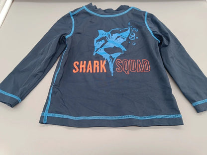Dunkelblaues Shark Squad Kinder-Langarmshirt mit Hai-Aufdruck, Vorderseite