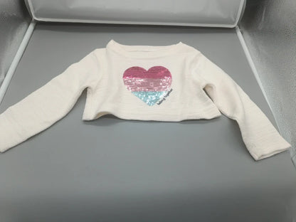 Kurzer weißer STOP+GO Kinder-Pullover mit Paillettenherz, Vorderseite